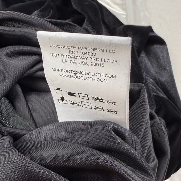 Mod Cloth Women's Shine With Me Velvet Jumpsuit XS Black Flutter Sleeve - Picture 13 of 16